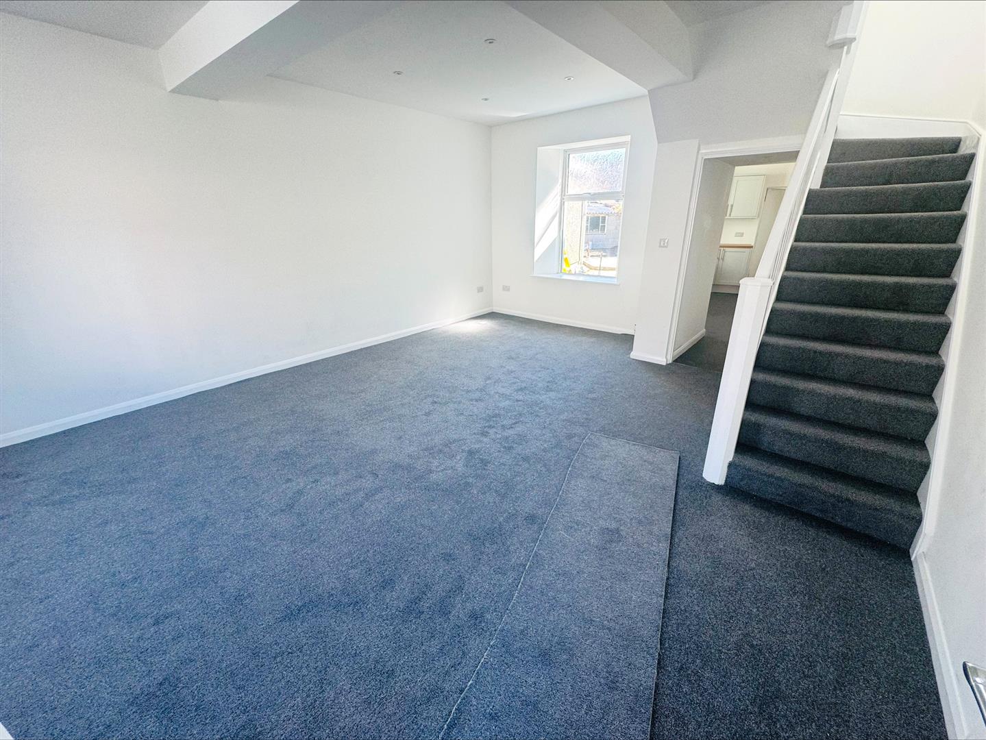 Pembrey Road, Llanelli, SA15 3BL